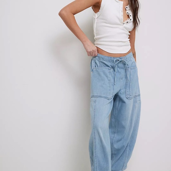 We The Free x Free People Silverton Pull On Puddle Barrel Jeans Size M NWT - Picture 2 of 7